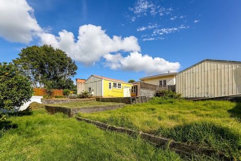 Photo of property in 17 Alberta Road, Glen Avon, New Plymouth, 4312