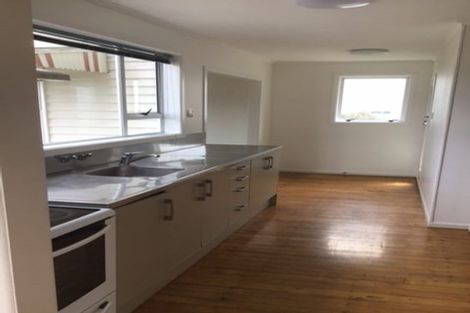 Photo of property in 12 Lyttelton Avenue, Forrest Hill, Auckland, 0620