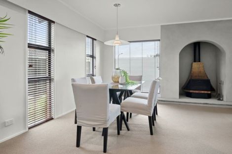 Photo of property in 14 Fielding Crescent, Farm Cove, Auckland, 2012