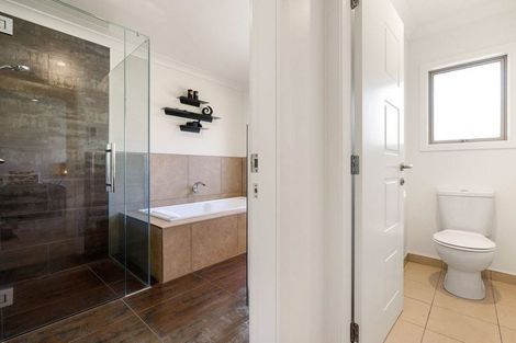 Photo of property in 5 Cooper Crescent, Cambridge, 3434