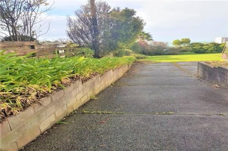 Photo of property in 15 Scarboro Terrace, Murrays Bay, Auckland, 0630