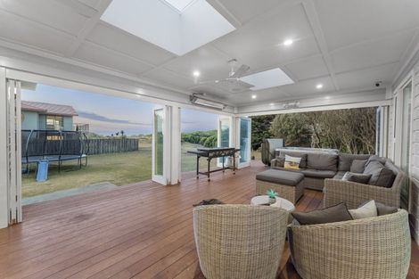 Photo of property in 10 Mariri Place, Waitarere Beach, Levin, 5510