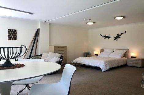 Photo of property in 4 Holloway Road, Omata, New Plymouth, 4374