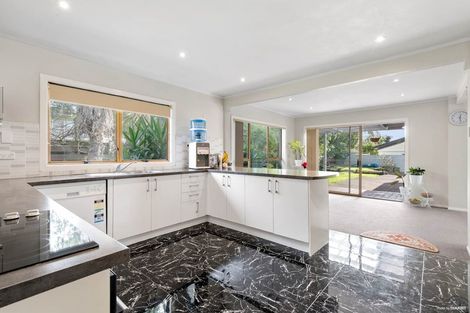 Photo of property in 63 Ray Small Drive, Pahurehure, Papakura, 2113