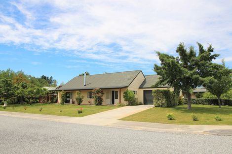 Photo of property in 2 Fir Close, Alexandra, 9320