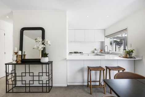 Photo of property in 16 Whitford Road, Howick, Auckland, 2014