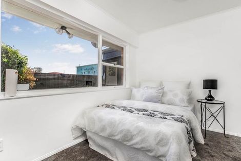 Photo of property in 2/5 Elizabeth Avenue, Papatoetoe, Auckland, 2025