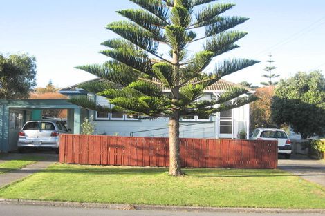 Photo of property in 5 Kapiti Crescent, Titahi Bay, Porirua, 5022