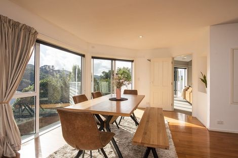 Photo of property in 10 Furlong Crescent, Churton Park, Wellington, 6037