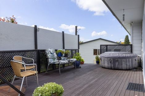 Photo of property in 10 Green Place, Richmond Heights, Taupo, 3330