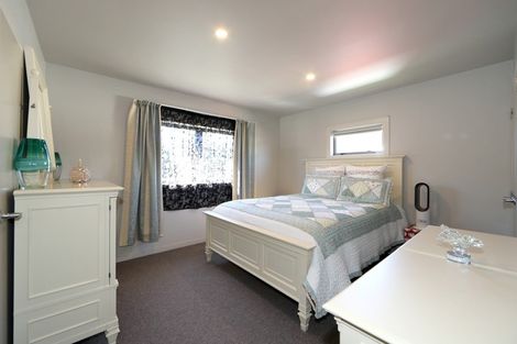 Photo of property in 16 Arklow Place, Flaxmere, Hastings, 4120