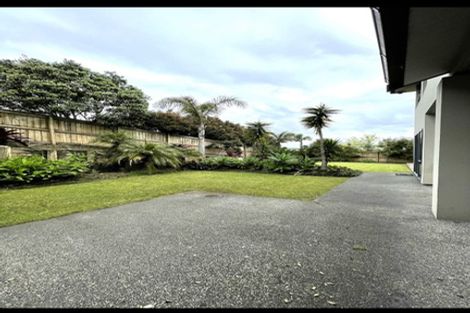 Photo of property in 10 Rangi Avenue, Schnapper Rock, Auckland, 0632