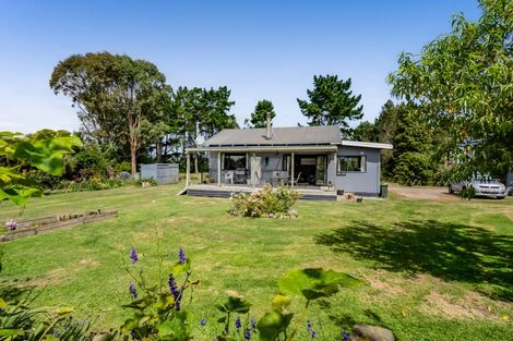 Photo of property in 2952 Eltham Road, Opunake, 4682