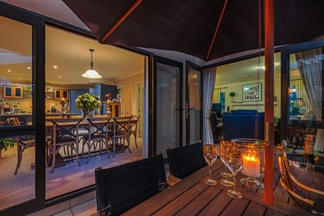 Photo of property in 8 La Lena Grove, Fitzherbert, Palmerston North, 4410