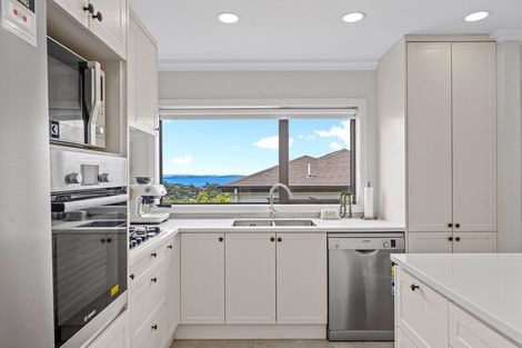 Photo of property in 791a East Coast Road, Northcross, Auckland, 0630