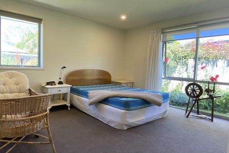 Photo of property in 42 Sylvan Street, Lake Hayes, Queenstown, 9304