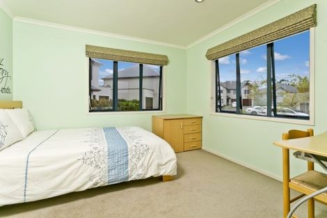 Photo of property in 20 Sonoma Crescent, Oteha, Auckland, 0632