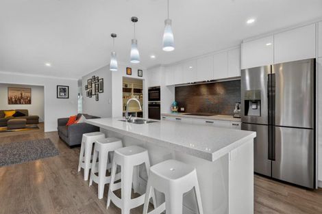Photo of property in 40 Boocock Crescent, Orewa, 0931