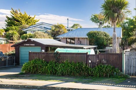 Photo of property in 4 Pacific Road, North New Brighton, Christchurch, 8083