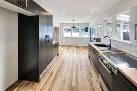 Photo of property in 11 Rowan Terrace, Te Atatu South, Auckland, 0610