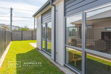 Photo of property in 42 Te Kaeaea Crescent, Wallaceville, Upper Hutt, 5018