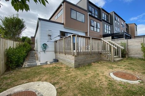 Photo of property in 7/60 Highland Drive, Highland Park, Auckland, 2010