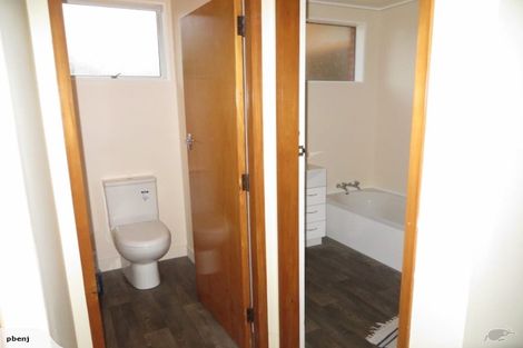 Photo of property in 107 Larnach Road, Vauxhall, Dunedin, 9013