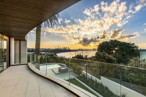 Photo of property in 92 Paritai Drive, Orakei, Auckland, 1071