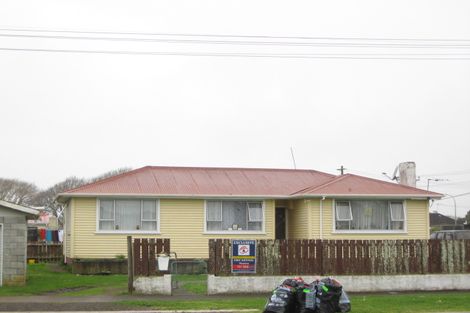 Photo of property in 12 Blake Street, Waitara, 4320