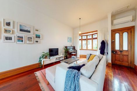 Photo of property in 16 Stafford Street, Mount Victoria, Wellington, 6011