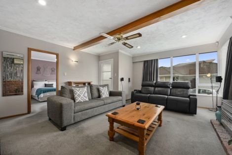 Photo of property in 4 Prestige Place, Maoribank, Upper Hutt, 5018