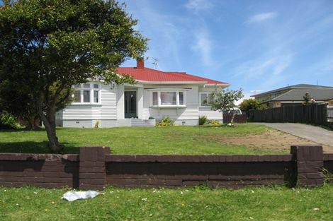 Photo of property in 13 Mckenzie Road, Mangere Bridge, Auckland, 2022
