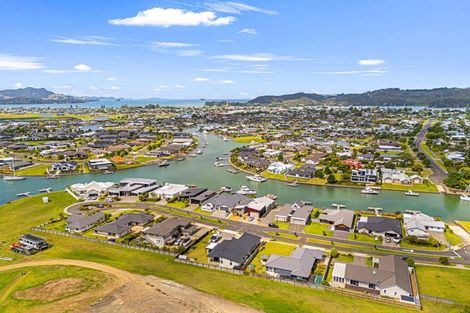 Photo of property in 9 Lady Jocelyn Place, Whitianga, 3510