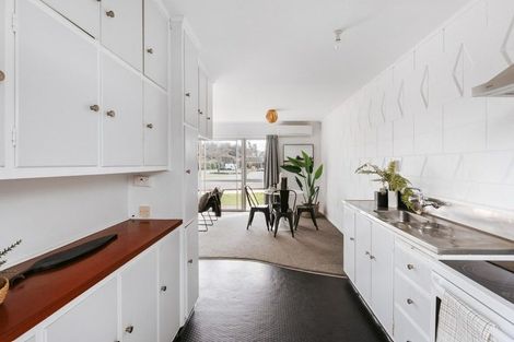 Photo of property in 4/41 Kawaka Street, Mount Maunganui, 3116