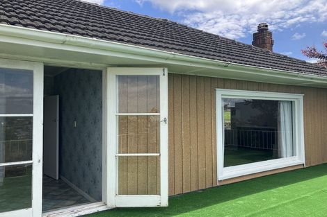 Photo of property in 94 Ocean View Road, Northcote, Auckland, 0627