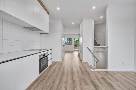 Photo of property in 9/345 Pakuranga Road, Pakuranga Heights, Auckland, 2010