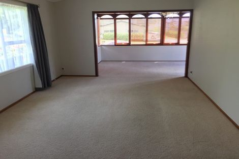 Photo of property in 33 Trelawn Place, Cockle Bay, Auckland, 2014