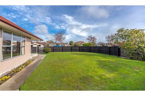 Photo of property in 48 Oldwood Street, Bishopdale, Christchurch, 8053