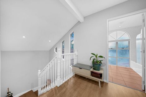 Photo of property in 10 San Fernando Way, Henderson, Auckland, 0612