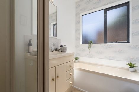 Photo of property in 15a Sanders Avenue, Westown, New Plymouth, 4310