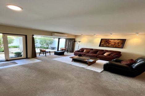 Photo of property in Highwic, 2/32 Hobson Street, Thorndon, Wellington, 6011