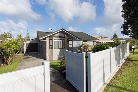 Photo of property in 6a Beach Road, Orewa, 0931