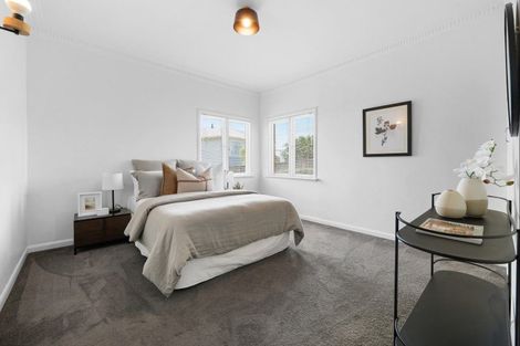 Photo of property in 14 Weona Place, Westmere, Auckland, 1022