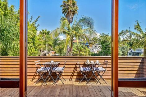 Photo of property in 2/4 The Esplanade, Castor Bay, Auckland, 0620