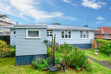 Photo of property in 14 Rogers Road, Manurewa, Auckland, 2102