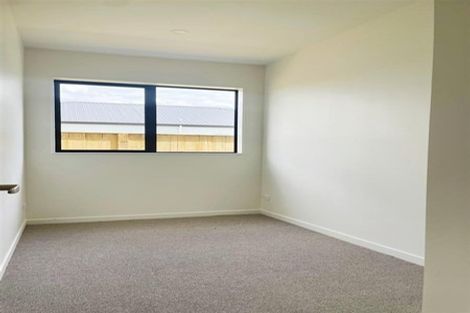Photo of property in 6 Ihi Place, Karaka, 2578