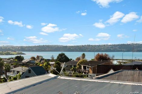Photo of property in 142b Luckens Road, West Harbour, Auckland, 0618