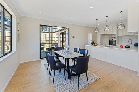 Photo of property in 28 Celestial Crescent, Orewa, 0931