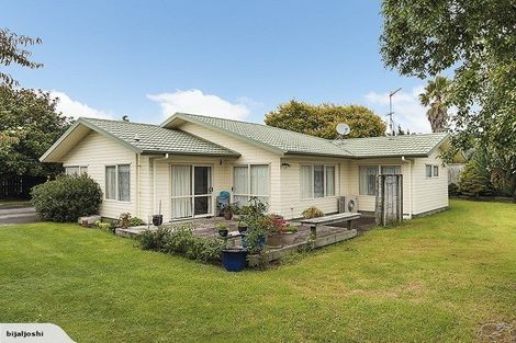 Photo of property in 8a Sandspit Road, Waiuku, 2123