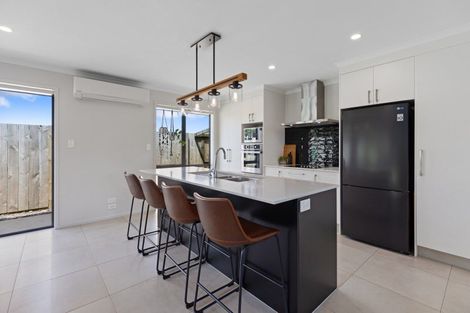 Photo of property in 15 Clover Lane, Pyes Pa, Tauranga, 3112